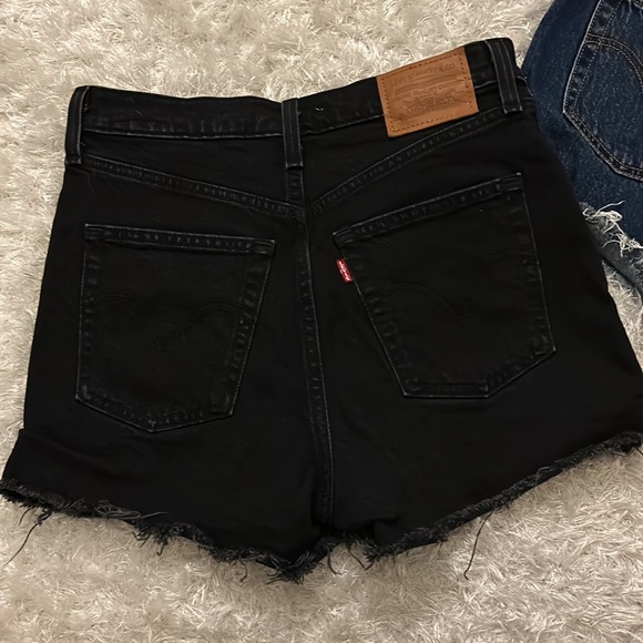 2 LEVIS Ribcage Shorts - Picture 8 of 10